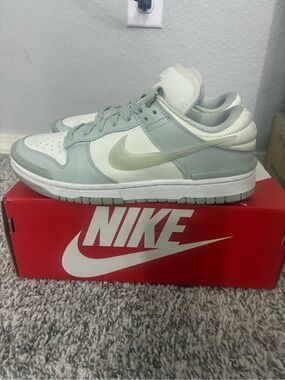 Nike Women's Low-Top Sneakers in Light Green and White